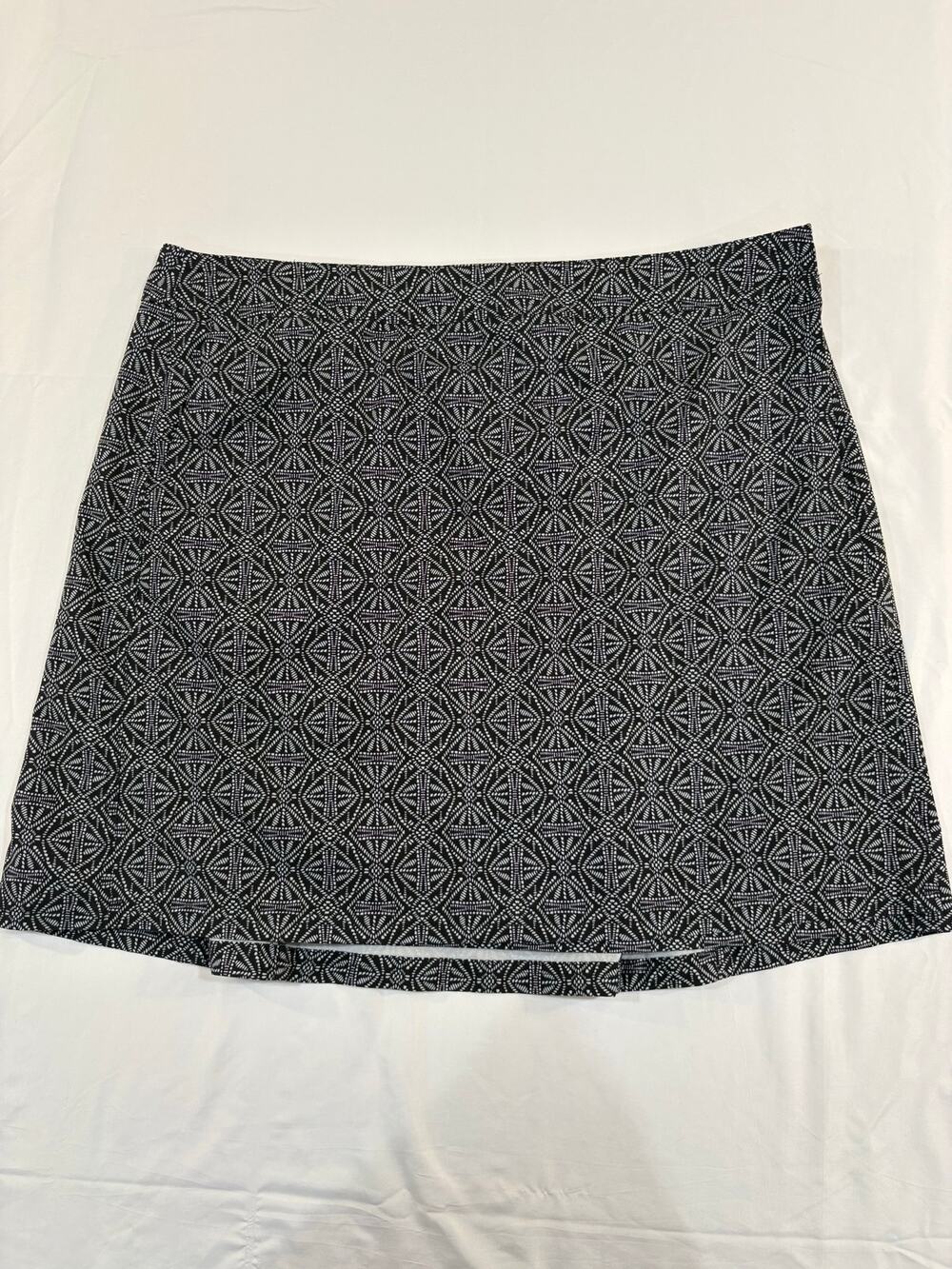 Rip Skirt Wrap Black & White Quick Dry Mini Swimsuit Cover Up Size XL